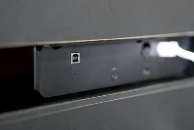KORG KG-LP380BKU slim design digitális zongora, 88 billentyű, RH3 mechanika, fekete, billentyűfedéllel, USB MIDI csat