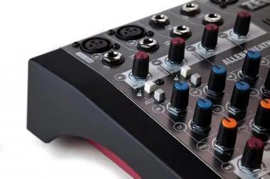 Allen&Heath AH-ZED6 kisformátumú keverő, 2 monó/2 sztereó csatorna