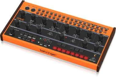 Behringer CRAVE szintetizátor, analóg, félig moduláris 3340 VCO-val, 32-step sequencer