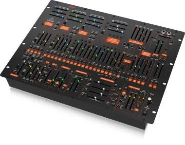 Behringer 2600 szintetizátor, analóg, félig moduláris, VCO, VCF, 8U rack formátum