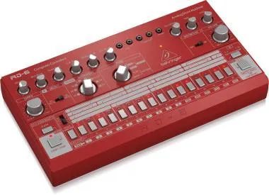 Behringer RD-6-RD dobgép, analóg, 8 dobhanggal, 16-step sequencer, distortion effekt