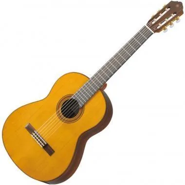 Yamaha C70 klasszikus gitár, fenyő fedlap, rózsafa fogólap, Nato nyak, magasfényű szín
