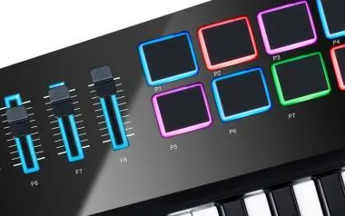 Alesis Vortex Wireless 2 USB/MIDI vezérlő, 37 billentyű, keytar, 8 pad, 8+1 fader, 1 ribbon