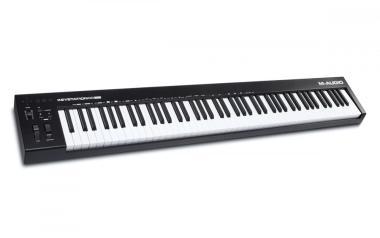 M-Audio MIDI klávesnice, 88 dotykově citlivých kláves, MIDI, transportní tlačítka