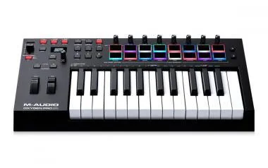 M-Audio Oxygen Pro 25 USB/MIDI vezérlő, 25 billentyű, 16 dobpad, 8 forgó potméter, OLED