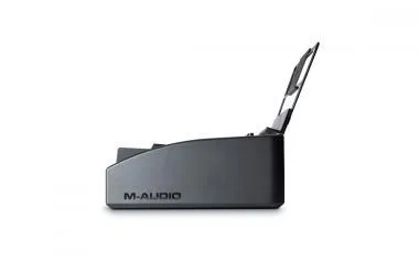M-Audio Hammer 88 Pro USB/MIDI vezérlő, 88 kalapács-mechanikás billentyű, 16 pad, 9fader, kottatartó