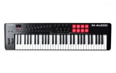 M-Audio Oxygen 61 (MK V) USB/MIDI vezérlő, 61 billentyű, 8 pad, 8 forgó-, 9 tolópotméter