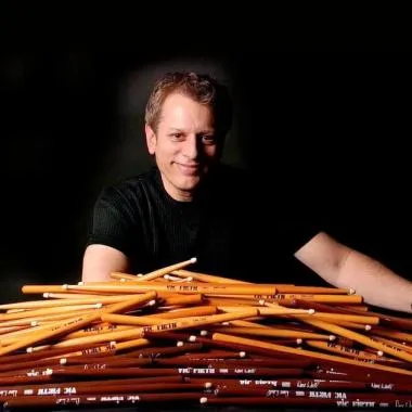 Vic Firth SDW Dave Weckl Signature szériás hickory dobverő, hordó fejtípus, hossz: 413mm - átmérő: 14,2mm, bordó