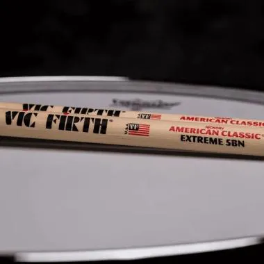 Vic Firth X5BN American Classic Extreme 5BN hickory dobverő, csepp fejtíp., nejlon fej, hossz: 419mm - átm.: 15,1mm