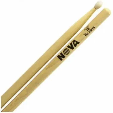 Vic Firth N2BN hickory dobverő, csepp fejtípus, nejlon fejjel, hossz: 412,8mm - átmérő: 16mm, NOVA imprint
