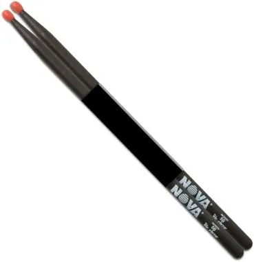Vic Firth N5BNB hickory dobverő, csepp fejtípus, nejlon fej, hossz: 406,4mm - átmérő: 15,1mm, fekete, NOVA imprint