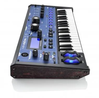 Novation MiniNova performansz szintetizátor, 37 billentyű, 256 hangszín, Vocoder, USB port, MIDI