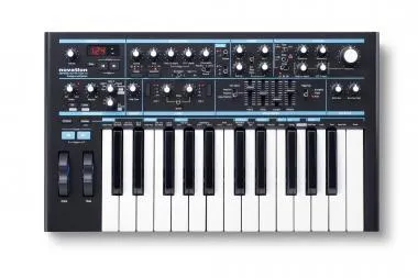 Novation Bass Station II analóg szintetizátor, 25 billentyű, 2 oszcillátor