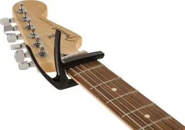 Fender Laurel, elektromos gitár kápó