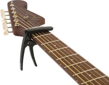 Fender Laurel, akusztikus gitár kápó