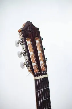 Camps M1C klasszikus gitár, 4/4-es méret, tömör cédrus fedlap, rózsafa fogólap, magasfényű natúr szín