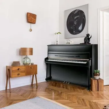 Pearl River UP118M Ebony+B Akusztikus pianinó, 88 billentyű, 118cm magas, fekete, zongoraszékkel