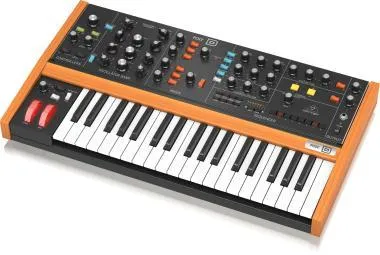 Behringer POLY D szintetizátor, analóg, 37 billentyűvel, félig súlyozott
