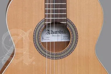 Alhambra ALH-Z Nature + case gitár, cédrus, mahagóni, indiai rózsafa fogólap, szegélyezett, tokkal