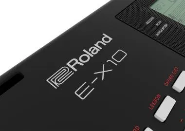 Roland E-X10 kíseretautómatikás szintetizátor, 61 billentyű, beépített hangszórók