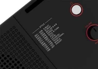 Roland E-X10 kíseretautómatikás szintetizátor, 61 billentyű, beépített hangszórók