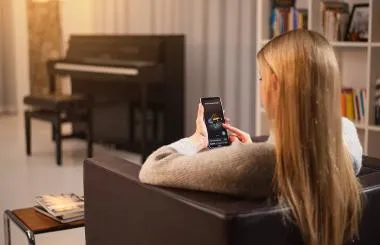 Kawai CA901R digitális zongora, 88 billentyűs kalapácsmechanika, 256 hang polifónia, Bluetooth, rózsafa