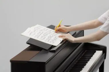 Kawai CA701R digitális zongora, 88 billentyűs kalapácsmechanika, 256 hang polifónia, Bluetooth, rózsafa