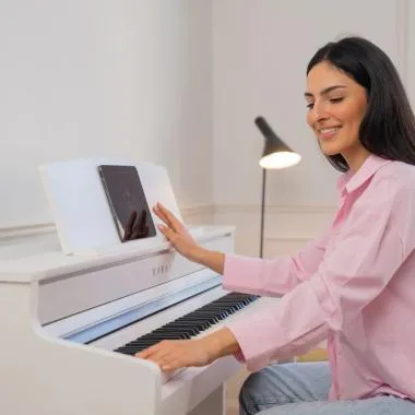 Kawai CA501W digitális zongora, 88 billentyűs kalapácsmechanika, 256 hang polifónia, Bluetooth, fehér