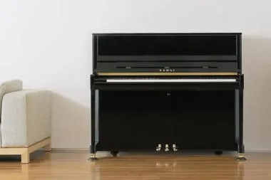 Kawai K-400 M/PEP akusztikus pianínó, 88 billentyű, 122cm magas, fényes fekete