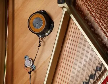 Kawai K-500ATX4 M/PEP akusztikus pianínó, ATX4 hibrid rendszer, 88 billentyű, 130cm magas, fényes fekete