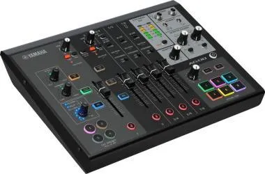 Yamaha AG08 Streaming/Podcast keverő (fekete)