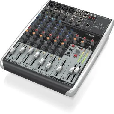 Behringer Q1204USB keverő, analóg, 12 bemenet, 2/2-bus, mikrofon-előerősítő, kompresszor, EQ, USB
