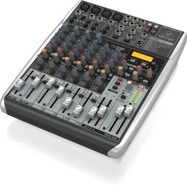 Behringer QX1204USB keverő, analóg, 12 bemenet, 2/2-bus, mikrofon-előerősítő, kompresszor, EQ, USB