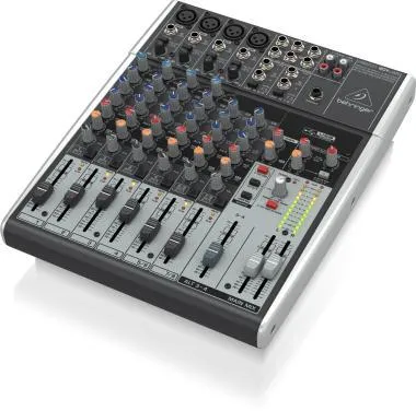 Behringer 1204USB keverő, analóg, 12 bemenet, 2/2-bus, mikrofon-előerősítő, kompresszor, EQ, USB