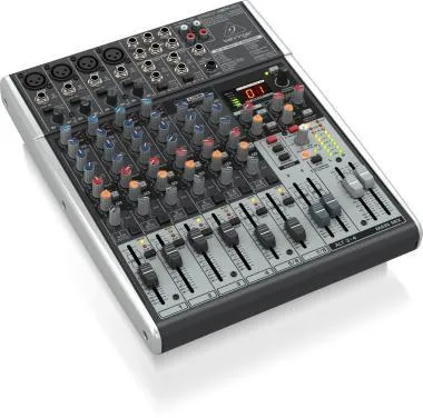 Behringer X1204USB keverő, analóg, 12 bemenet, 2/2-bus, mikrofon-előerősítő, kompresszor, EQ, USB