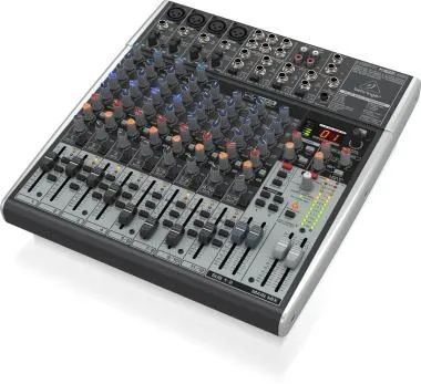 Behringer X1622USB keverő, analóg, 16 bemenet, 2/2-bus, mikrofon-előerősítő, kompresszor, EQ, USB