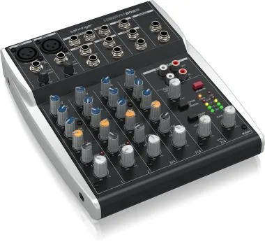 Behringer XENYX 802S keverő, analóg, 8 bemenet, USB streaming interfész