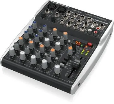 Behringer XENYX 1002SFX keverő, analóg, 10 bemenet, USB streaming interfésszel és Klark Teknik effektekkel