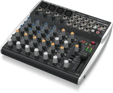 Behringer XENYX 1202SFX keverő, analóg, 12 bemenet, USB streaming interfésszel és Klark Teknik effektekkel