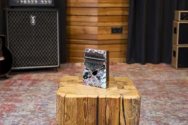 Meinl KA17CR Meinl KA17CR Sound Hole Designer Coral Reef kalimba