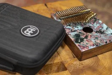 Meinl KA17CR Meinl KA17CR Sound Hole Designer Coral Reef kalimba
