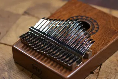 Meinl KA17SU Meinl KA17SU Sound Hole Designer Sun kalimba