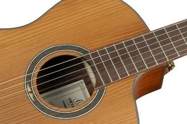 Ortega RCE23RO 4/4 -es elektro-klasszikus gitár + tok