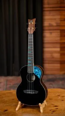 Ortega RUGH-BKT ORTEGA RUGH-BKT Ghost Series Tenor Ukulele 4 húros