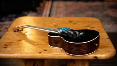 Ortega RUGH-BKT ORTEGA RUGH-BKT Ghost Series Tenor Ukulele 4 húros