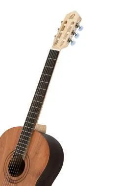 Ortega R16PC 4/4 -es klasszikus gitár + tok