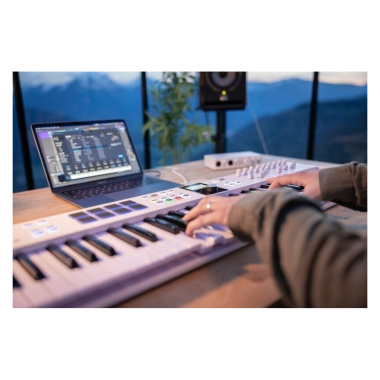Arturia ART231531 KeyLab Essential mk3 61 White