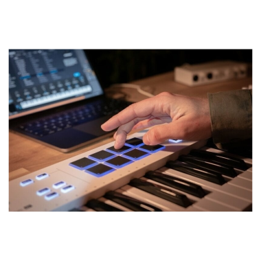Arturia ART231531 KeyLab Essential mk3 61 White