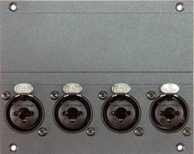 Klotz 4 csatornás XLR/TRS kombinált modul - 21 HP 19
