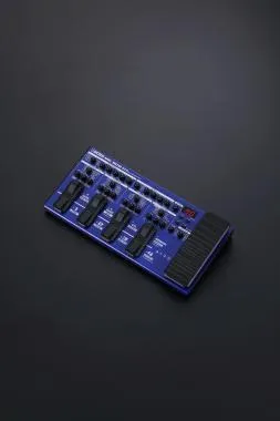 BOSS ME-90B basszusgitár multieffekt pedál